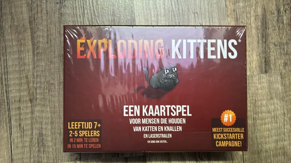 Exploding Kittens, Hobby en Vrije tijd, Gezelschapsspellen | Kaartspellen, Ophalen of Verzenden, Nieuw