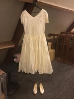 Bruidsjurk + schoenen maat 40 - Knielengte, Kleding | Dames, Trouwkleding en Trouwaccessoires, Ophalen, Gedragen, Wit, Trouwjurk
