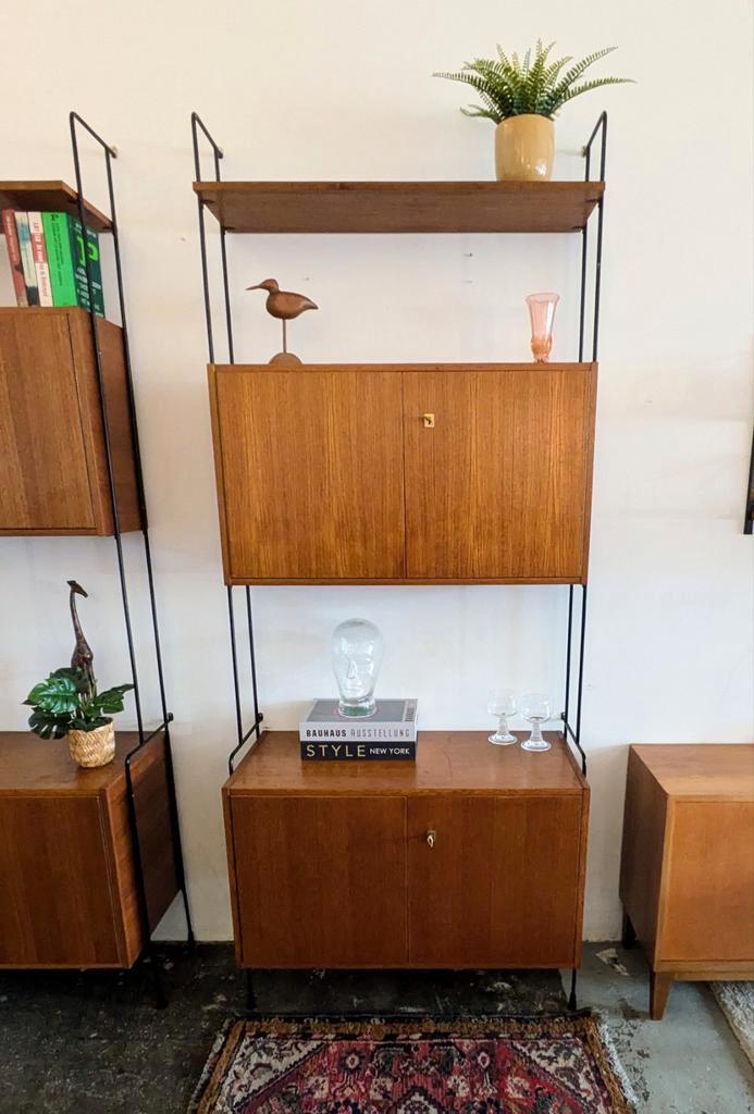 Prachtig vintage midcentury wandmeubel wandkast, Huis en Inrichting, Kasten | Wandmeubels, Zo goed als nieuw, 200 cm of meer, 25 tot 50 cm