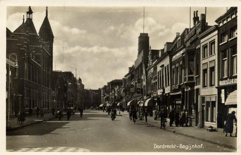 Dordrecht - Bagijnhof - 194? gelopen, Verzamelen, Ansichtkaarten | Nederland, Gelopen, Utrecht, Ophalen of Verzenden