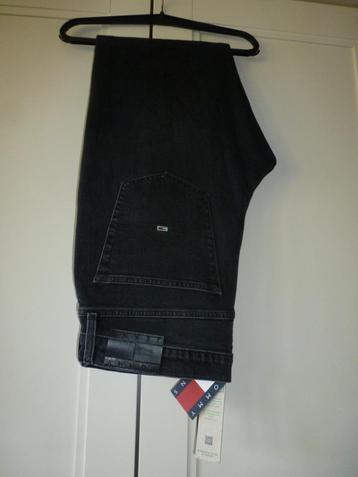 1) Tommy Jeans 32-32     beschikbaar voor biedingen