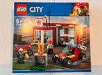 Lego City brandweerkazerne - 77943 + losse brandweerwagen, Ophalen of Verzenden, Zo goed als nieuw