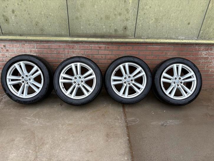 Audi Velgen met Pirelli Zomerbanden 285/45/R20, Auto-onderdelen, Banden en Velgen, Banden en Velgen, Zomerbanden, 20 inch, 285 mm