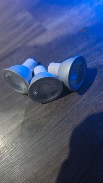 Spotjes in setjes beschikbaar voor biedingen