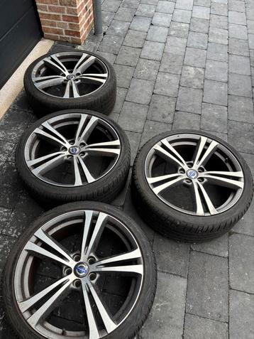 Set Orginele Volvo velgen 19 inch Quatro pro banden! beschikbaar voor biedingen