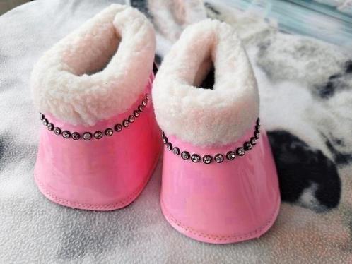 Roze bont springschoenen lamsvacht rose XL & L nieuw bling, Dieren en Toebehoren, Paarden en Pony's | Beschermers, Nieuw, Rijden