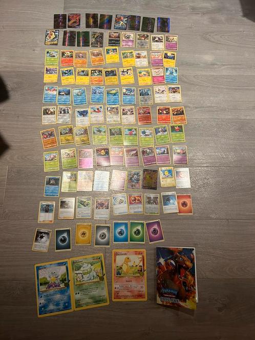 92 Pokemon kaarten + accessoires, Hobby en Vrije tijd, Verzamelkaartspellen | Pokémon, Zo goed als nieuw, Meerdere kaarten, Ophalen