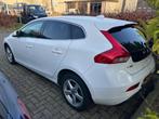 Volvo V40 2.0 D2 MOMENTUM-BUSINESS / DEALER ONDERHOUDEN, Auto's, Volvo, Voorwielaandrijving, Stof, Gebruikt, 4 cilinders