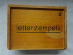 Kistje met letterstempels schoolmateriaal, Ophalen of Verzenden