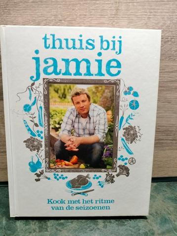 4 kookboeken Jamie Oliver  beschikbaar voor biedingen
