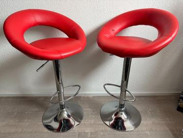 2 barkrukken in rood en staal T.E.A.B. beschikbaar voor biedingen
