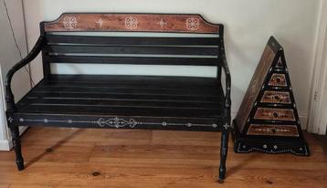 Houten bank Bali met ingelegde parelmoer schelpjes + kastje beschikbaar voor biedingen