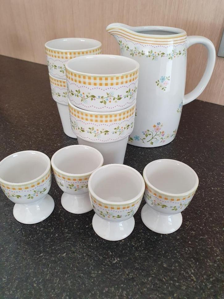 Kan met bekers, Huis en Inrichting, Keuken | Servies, Zo goed als nieuw, Kop(pen) en/of Schotel(s), Overige stijlen, Aardewerk