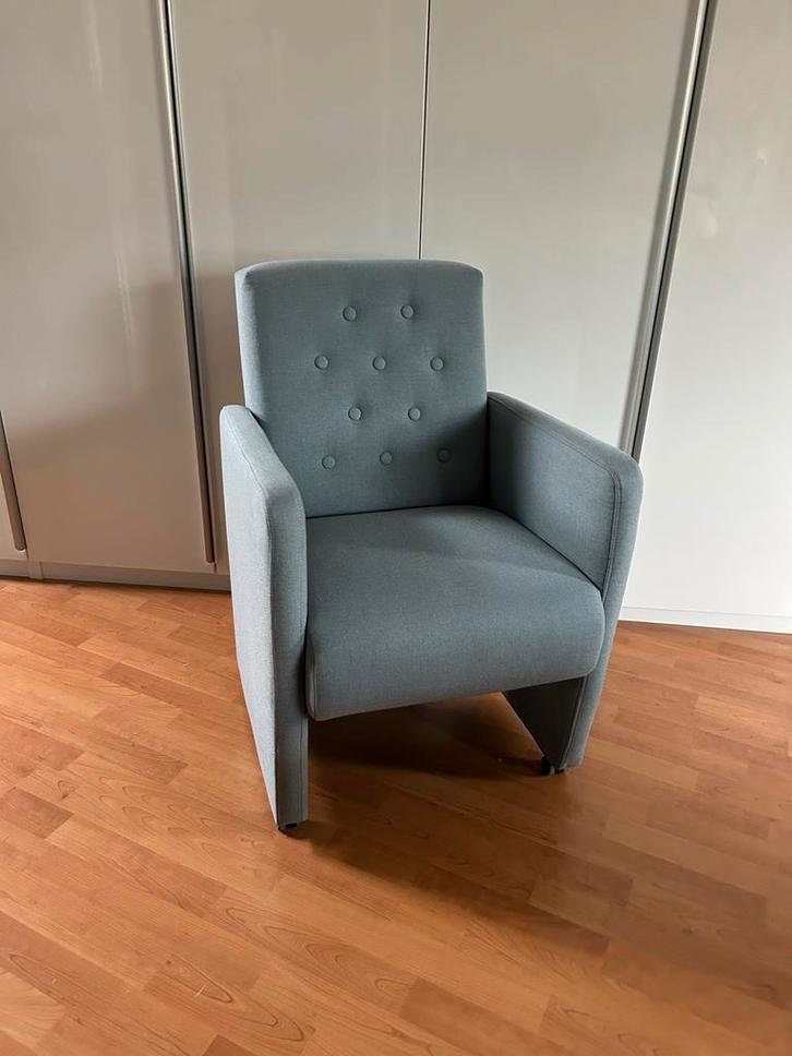 Stoel met wielen - zo goed als nieuw, Huis en Inrichting, Fauteuils, Zo goed als nieuw, Stof, 50 tot 75 cm, Minder dan 75 cm, Ophalen