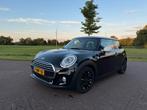 Mini Cooper 1.5 1st.Born Edition, Voorwielaandrijving, 136 pk, 4 stoelen, Zwart