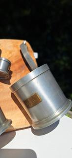 Vintage Tinnen Maatbekers op Houten Rekje, keukengereedschap, Ophalen of Verzenden