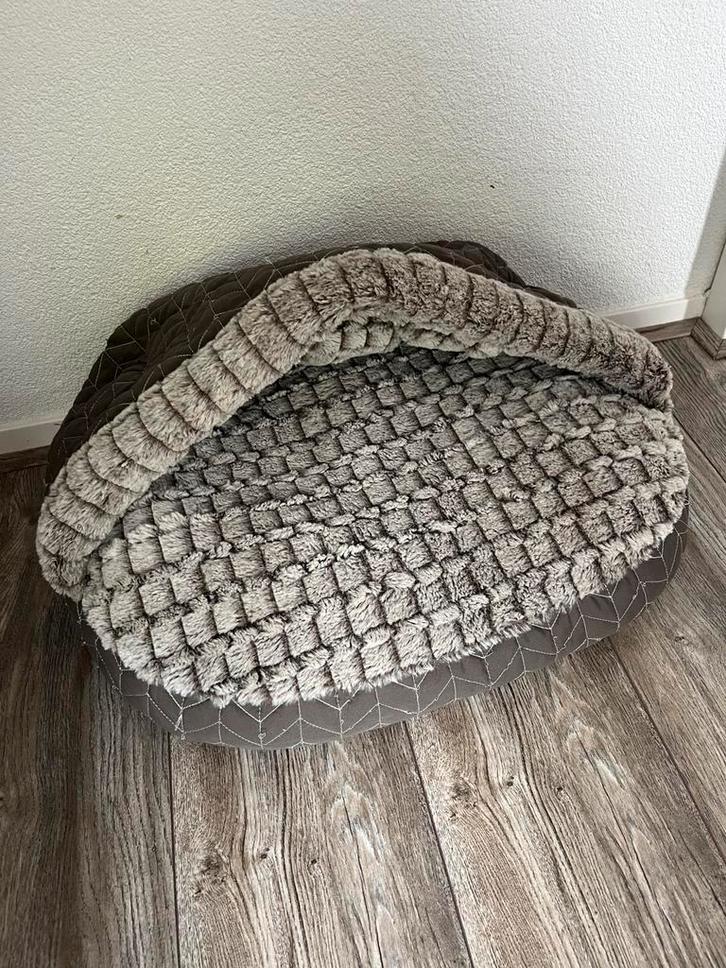Heel veel katten/ hondenmandjes. Nieuw of zgan groot/ klein, Huis en Inrichting, Woonaccessoires | Dienbladen, Nieuw, Hout, Ophalen of Verzenden