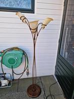 Brocante staande vloerlamp met 3 melkwitte Aronskelken kerst, Ophalen of Verzenden