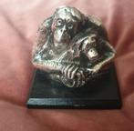 Verzilverde Orang Oetan met jong. Uitgegeven door WWF (WNF)., Ophalen of Verzenden, Zo goed als nieuw, Wild dier, Beeldje of Figuurtje