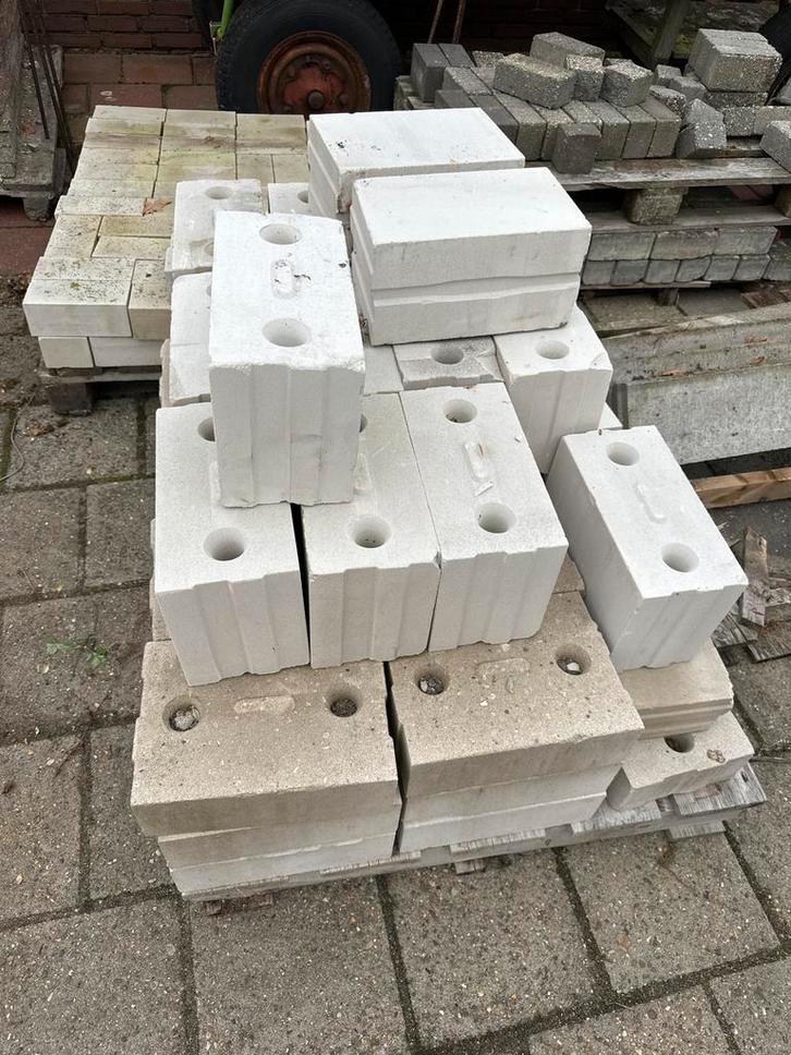 Kalkzandstenen - 49 stuks / lijmblokken / kalkzandsteen, Doe-het-zelf en Verbouw, Metselstenen, Gebruikt, Kalkzandstenen, Ophalen of Verzenden