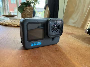 GoPro Hero 10 Black incl. veel accessoires beschikbaar voor biedingen
