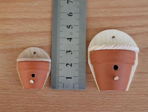 Terracotta vogelhuisjes met dakje en achterkant v. mooi hout, Verzamelen, Poppenhuizen en Toebehoren, Nieuw, Gebruiksvoorwerp