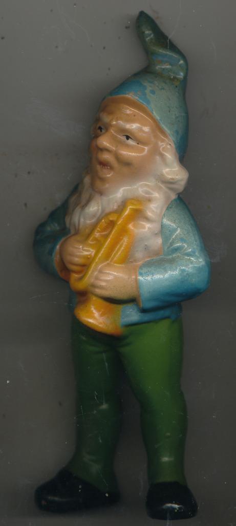 oude kleine SPANG kabouter met trompet ( 19cm ), Verzamelen, Beelden en Beeldjes, Gebruikt, Fantasy, Ophalen of Verzenden