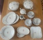 Vintage bloemetjes servies (23 delig), Antiek en Kunst, Antiek | Servies compleet, Ophalen of Verzenden