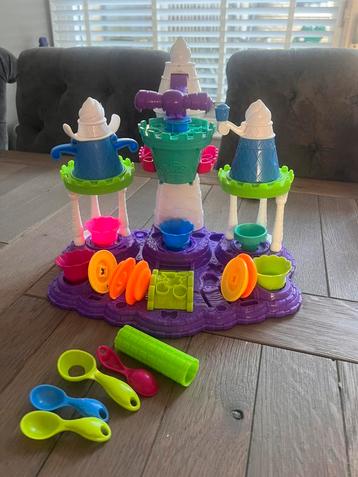 Play doh kasteel beschikbaar voor biedingen