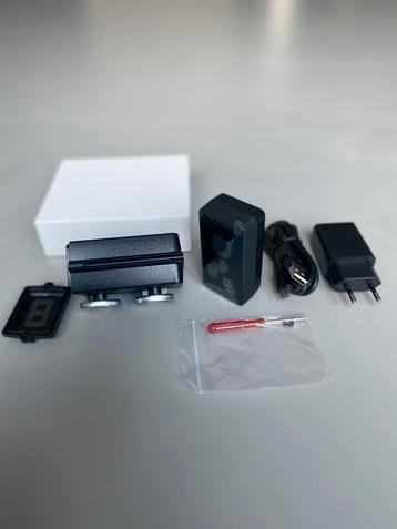 Gps Tracker compleet en klaar voor gebruik, 1 jaar lang 24/7 beschikbaar voor biedingen