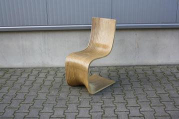 Contour chairs | set v. 6 | Alejandro Estrada ( Guatamala) beschikbaar voor biedingen