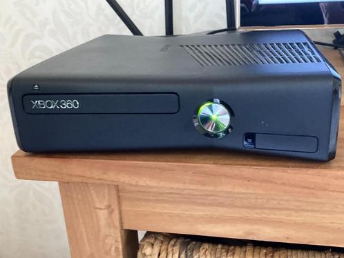XBOX 360, Spelcomputers en Games, Spelcomputers | Xbox One, Gebruikt, Xbox One, 500 GB, Met 2 controllers, Met games, Ophalen of Verzenden