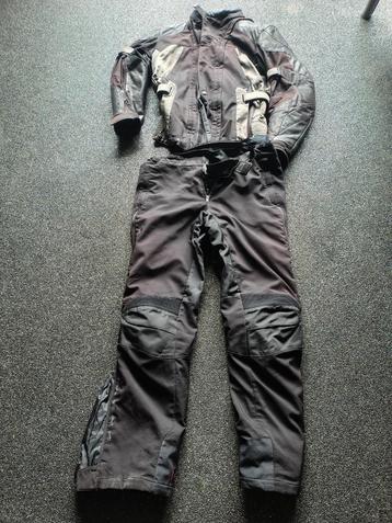 Compleet Macna motorpak, jas XL en broek LL beschikbaar voor biedingen
