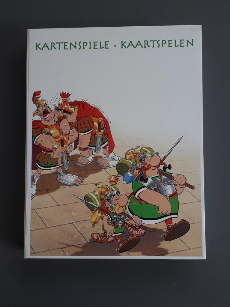 Asterix & Obelix een spel en VHS band, Ophalen of Verzenden, Asterix en Obelix, Zo goed als nieuw, Boek of Spel