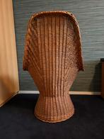 Mooie hoge rieten stoel, Huis en Inrichting, Stoelen, Ophalen, Gebruikt, Bruin, Riet of Rotan