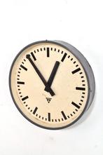 Vintage Pragotron industriële wandklok klok 44 cm jaren 60, Ophalen of Verzenden, Gebruikt