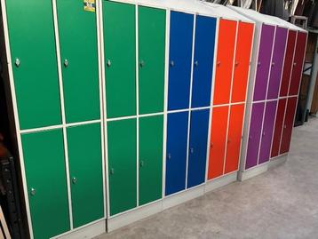 Kleding lockers kluisjes beschikbaar voor biedingen