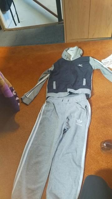 Adidas trainingspak maat 146/152  beschikbaar voor biedingen