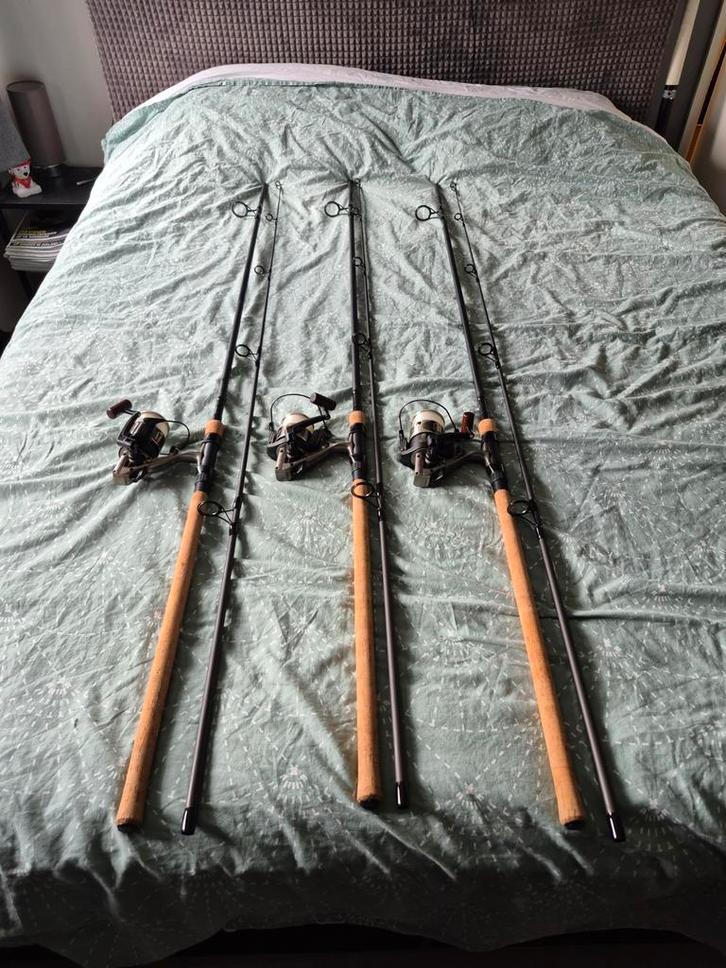 Wychwood Riot 10ft hengels en shimano molens biomaster 4000, Watersport en Boten, Hengelsport | Karpervissen, Zo goed als nieuw