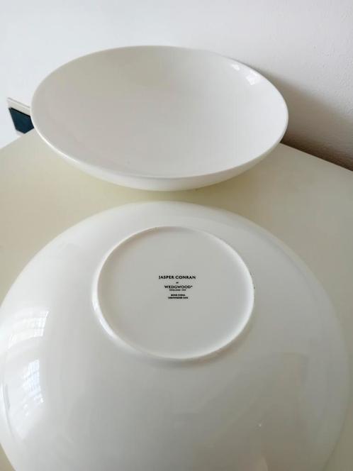 2 pasta borden 25 cm Wedgwood Jasper Coran White puntgaaf, Huis en Inrichting, Keuken | Servies, Zo goed als nieuw, Bord(en), Overige stijlen