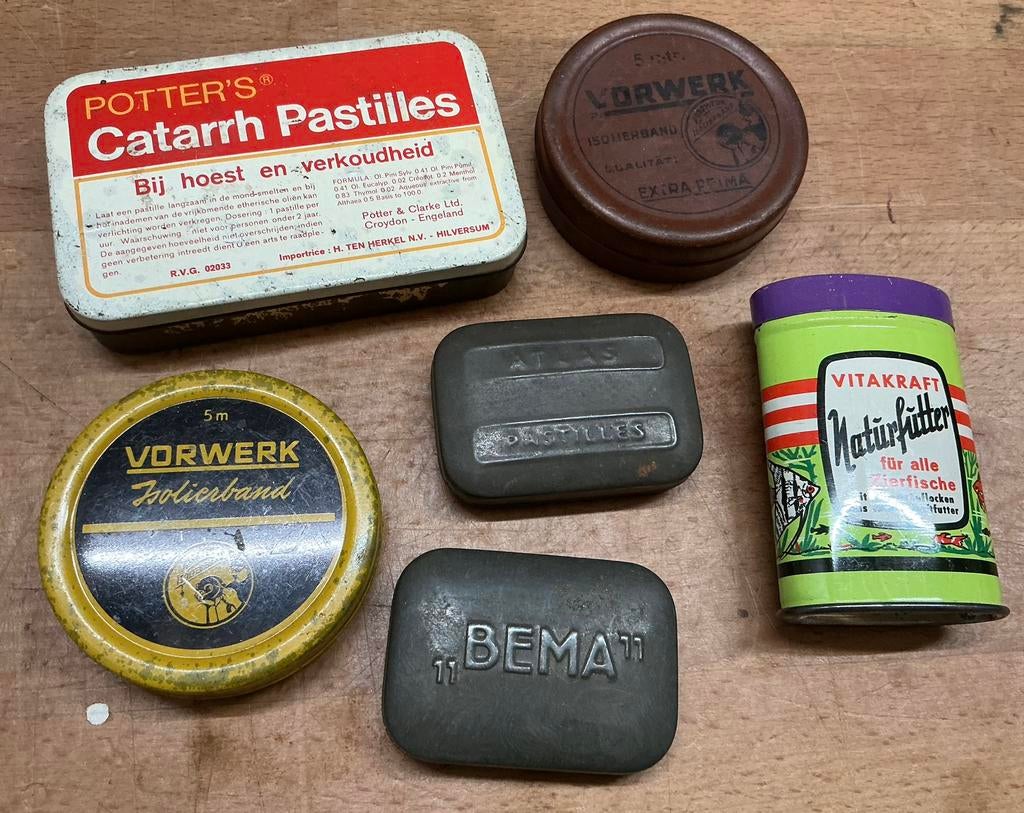 Aantal oude kleine blikjes, Verzamelen, Blikken, Ophalen, Gebruikt, Overige, Overige merken