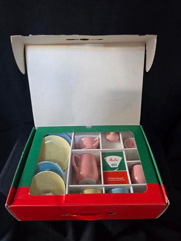 Leuk vintage Mosa Regout Maastricht  pastel kinderserviesje. beschikbaar voor biedingen