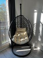 Zwarte Hangstoel met Crème Kussen - Rookvrij!, Huis en Inrichting, Stoelen, Ophalen, Zwart, Zo goed als nieuw, Metaal
