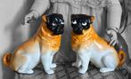 2  Antieke paar grote Pugs dogs mops hondjes porselein, Verzenden