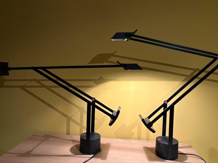 Artemide Tizio - design bureaulamp, Huis en Inrichting, Lampen | Tafellampen, Gebruikt, 75 cm of meer, Overige materialen, Ophalen