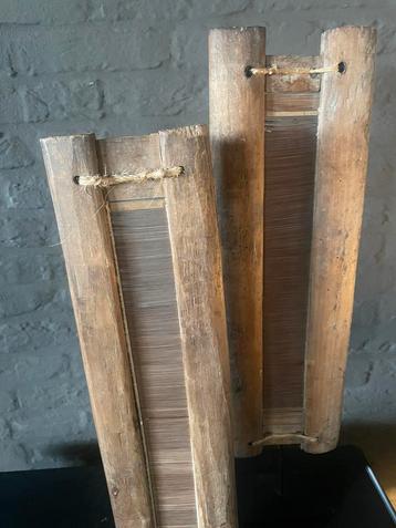 Weefgetouw op statief beschikbaar voor biedingen