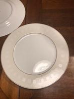 2 serveerborden 32 cm doorsnede art- design Sahara, Huis en Inrichting, Ophalen, Overige stijlen, Schaal of Schalen