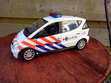 Mercedes-Benz A-Class Longversion 1/18 Politie  beschikbaar voor biedingen