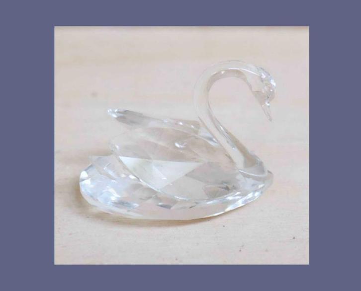 Swarovski zwaan mini met doos en certificaat, Verzamelen, Swarovski, Zo goed als nieuw, Figuurtje, Ophalen of Verzenden