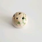 Pomander pottery Britain Engels bolletje bloemetjes pastel, Ophalen of Verzenden